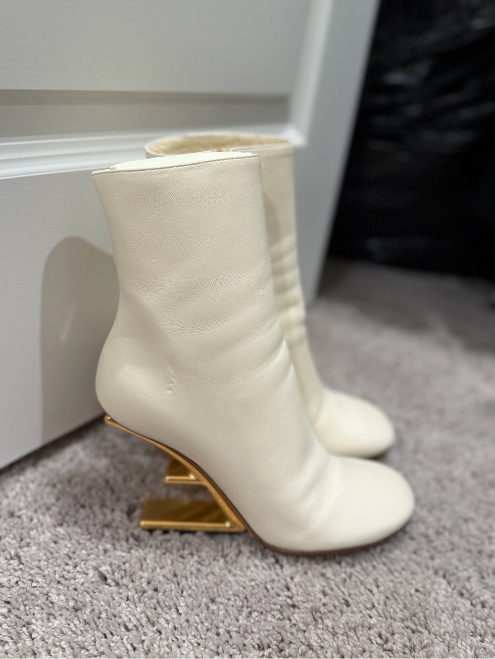 Women’s Cream Ankle Boots fendi leather size 38.5 - Picture 5 of 9
